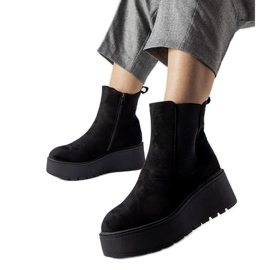 Black insulated Discesa wedge boots