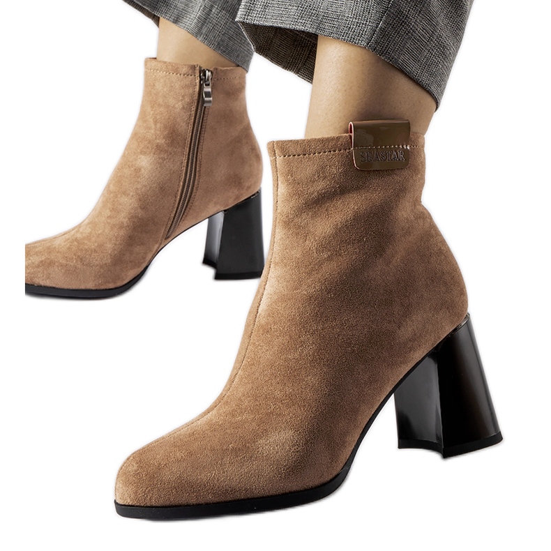 Beige elegant ankle boots from Serbadone Beige elegant ankle boots from Serbadone
