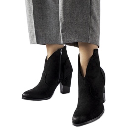 Black cut-out insulated Brunilde cowboy boots