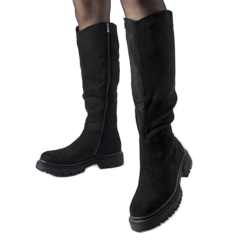 Black flat insulated Millbrook boots