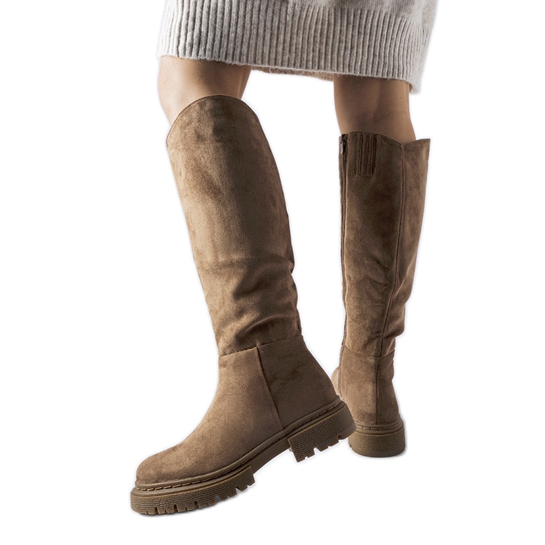 Brown flat insulated Millbrook boots