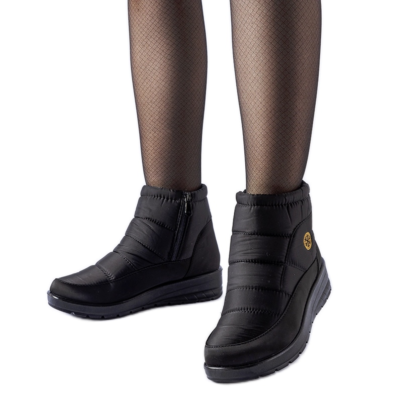 Black snow boots with a low wedge Vittore