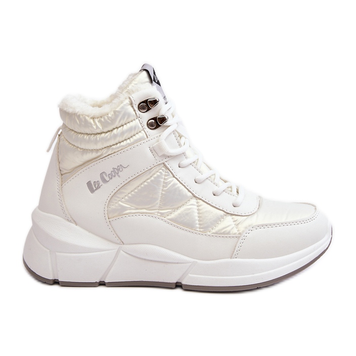 Insulated Women's Boots on the Platform Lee Cooper LCJ-23-44-1983L White Insulated Women's Boots on the Platform Lee Cooper LCJ-23-44-1983L White