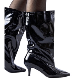 Black Clinton boots with a low heel Black Clinton boots with a low heel