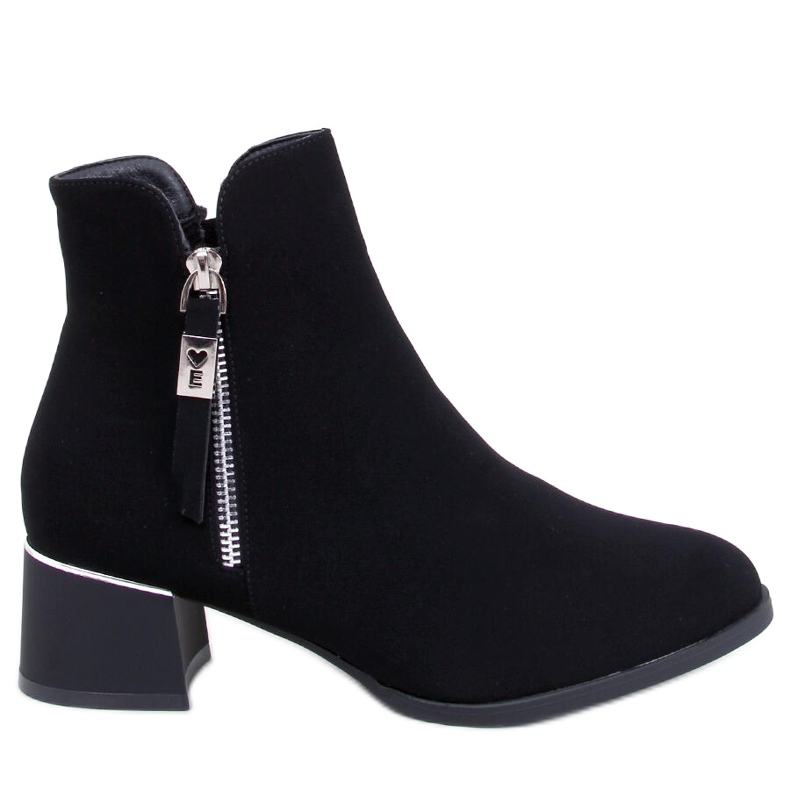 Leines Black low-heeled ankle boots