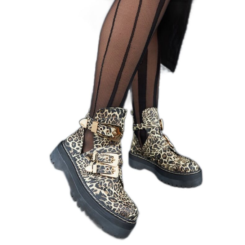 Beige leopard ankle boots on the Lograto platform