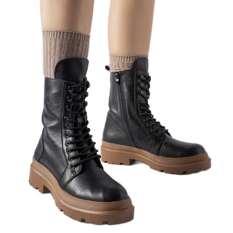 Black sneakers with a colorful Quennie sole Black sneakers with a colorful Quennie sole