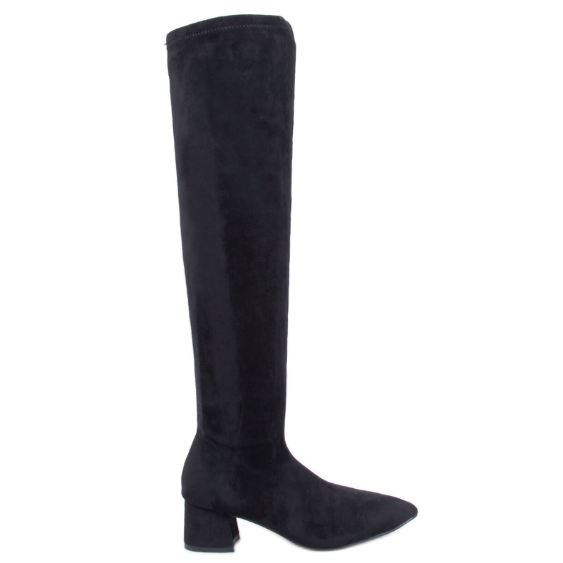 Diondre Black low-heeled musketeers