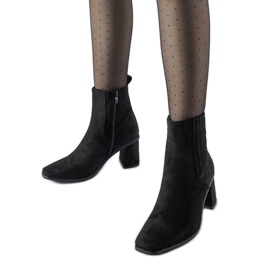 Black ankle boots with a square toe from Pastina Black ankle boots with a square toe from Pastina