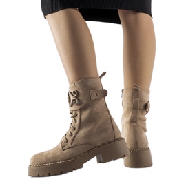 Brown decorative eco-zmsz workers from Castore