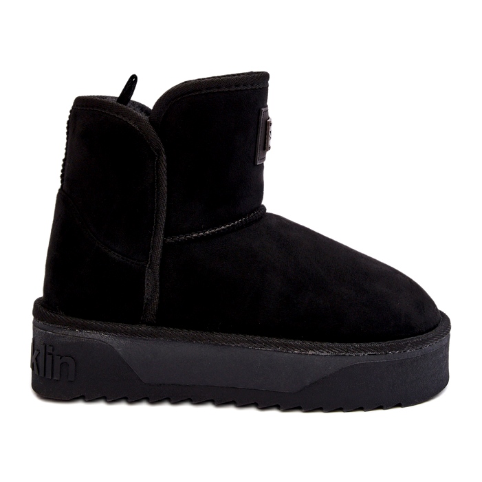 Vegan waterproof women's snow boots on the D.Franklin black platform