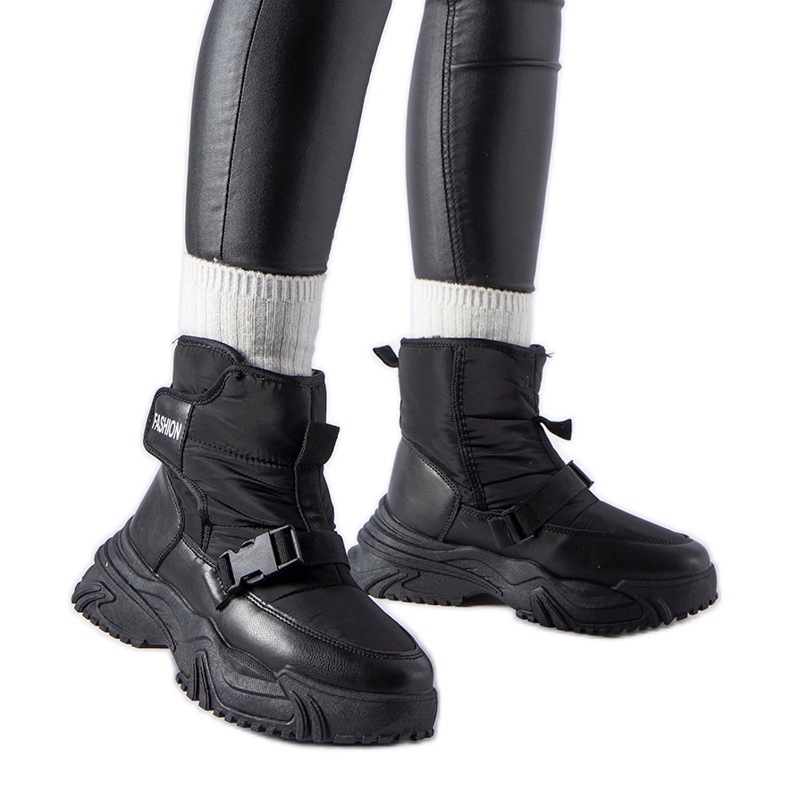 Black Mernicco insulated snow boots with Velcro Black Mernicco insulated snow boots with Velcro