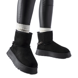 Black snow boots with a decorative Belfiore chain Black snow boots with a decorative Belfiore chain