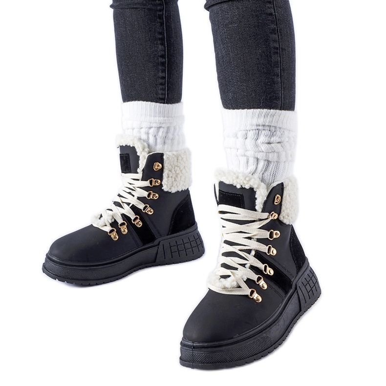 Black workers on a massive Rodrigo platform