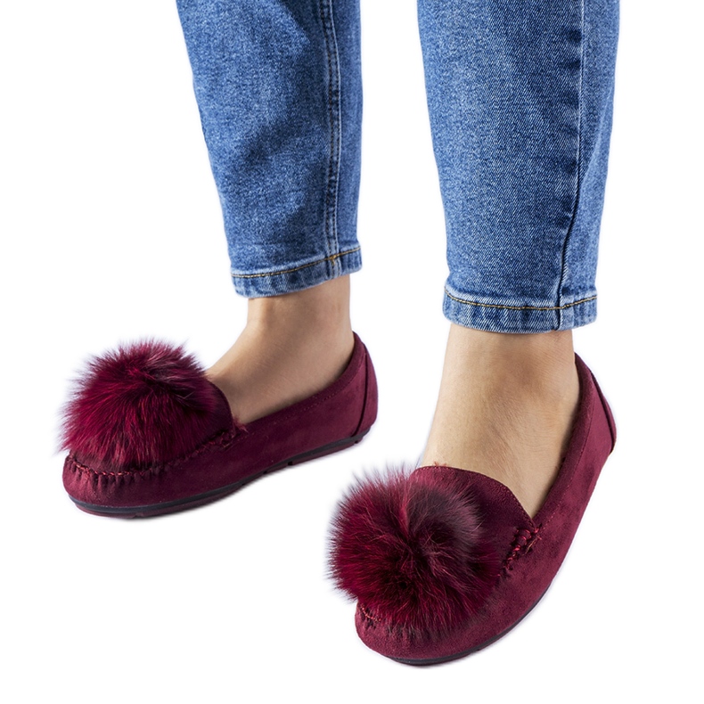 Burgundy insulated slippers with a Marchetti pompom red
