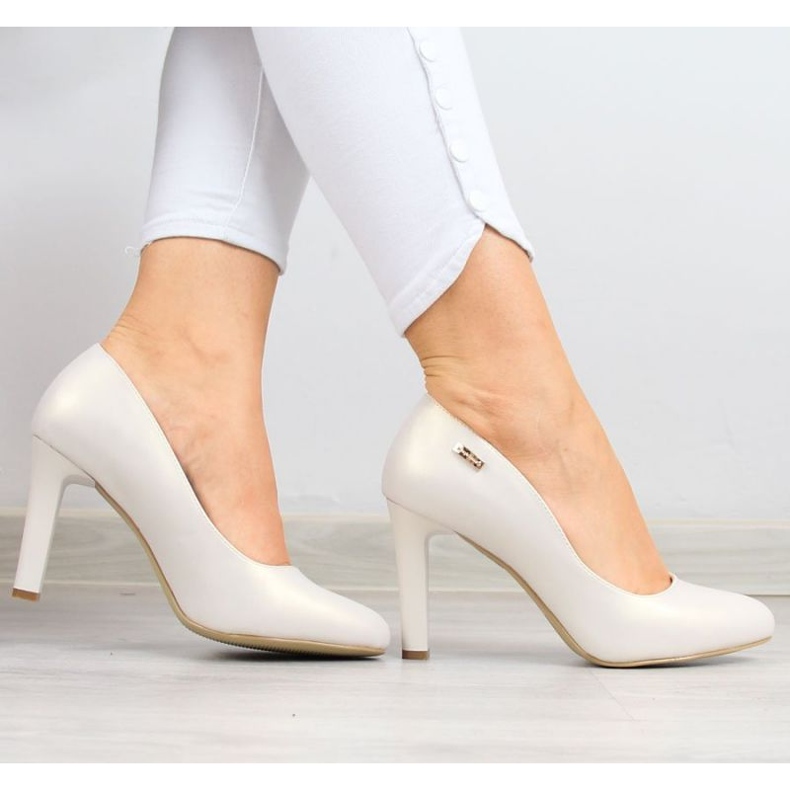 Sergio Leone W SK3AA beige stiletto pumps