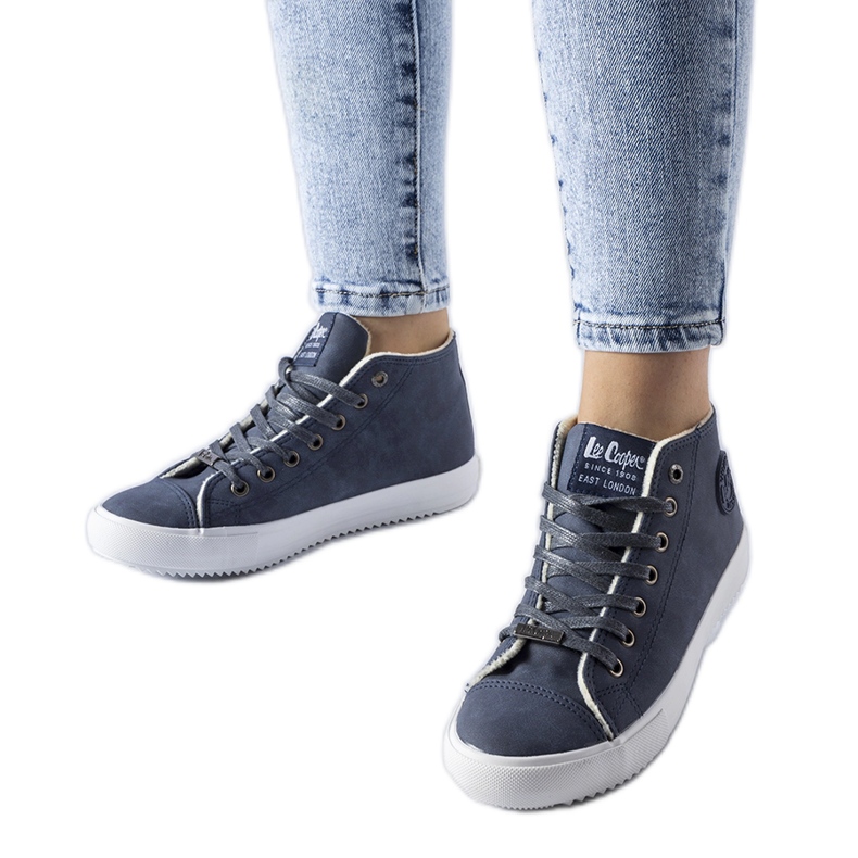 Blue high-top insulated sneakers Lee Cooper LCJ-21-31-0611LA Blue high-top insulated sneakers Lee Cooper LCJ-21-31-0611LA