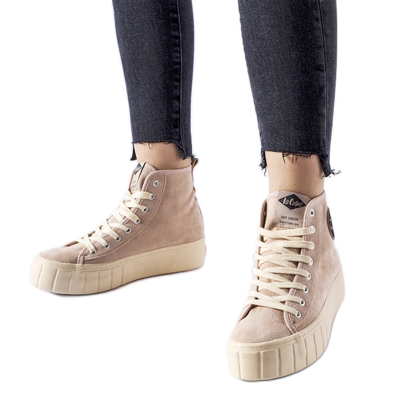 Beige sneakers Lee Cooper LCJ-22-31-1434L