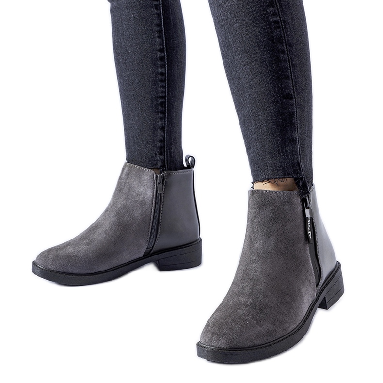 Gray ankle boots made of combined materials Sees grey