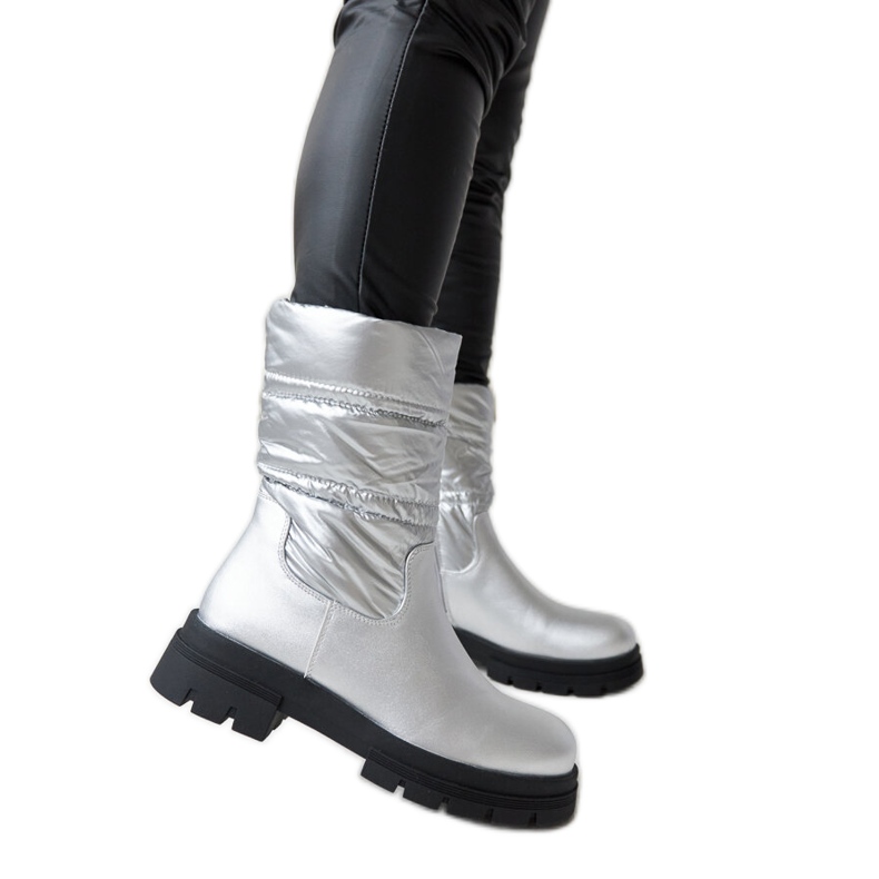 Silver insulated ankle boots with Malvaro quilting