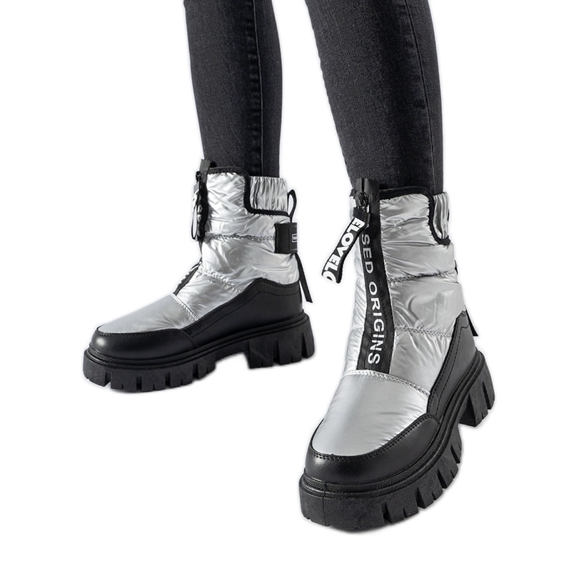 Moorhead silver and black insulated snow boots