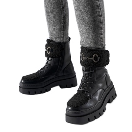 Black insulated workers' boots with a Highland buckle Black insulated workers' boots with a Highland buckle