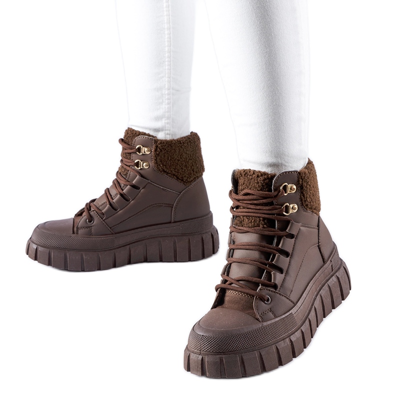 Brown insulated Adamsville sneakers