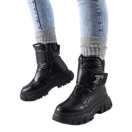 Black insulated Mejia snow boots