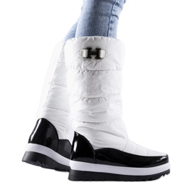 White insulated high snow boots by Canneto White insulated high snow boots by Canneto