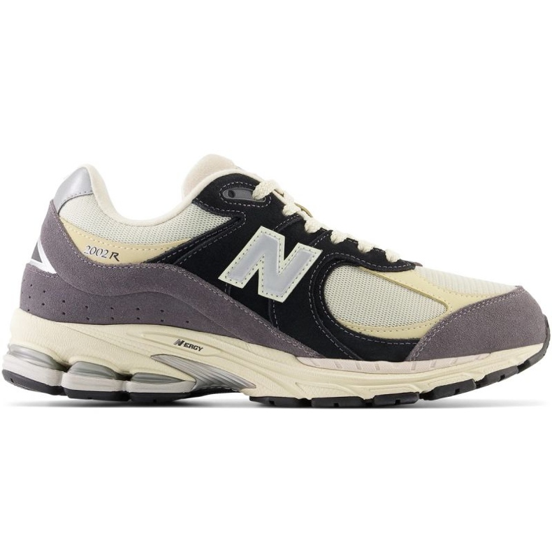 New Balance M M2002RSH sports shoes beige