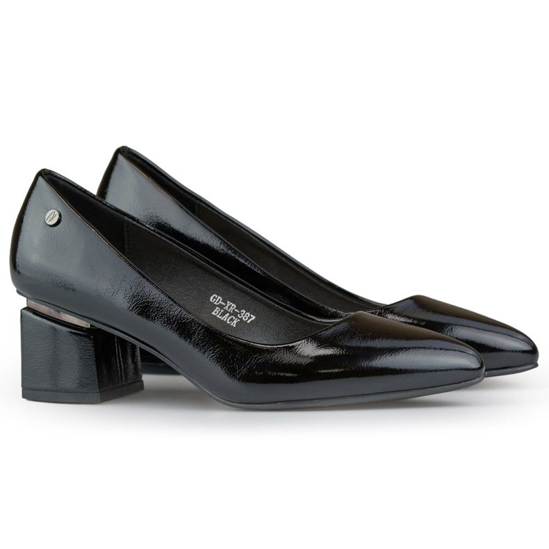 Elegant patent black mid-heeled pumps