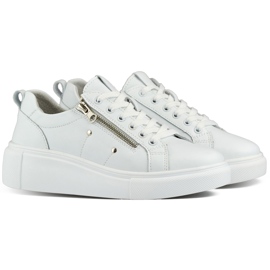 Women's white leather sports shoes Women's white leather sports shoes