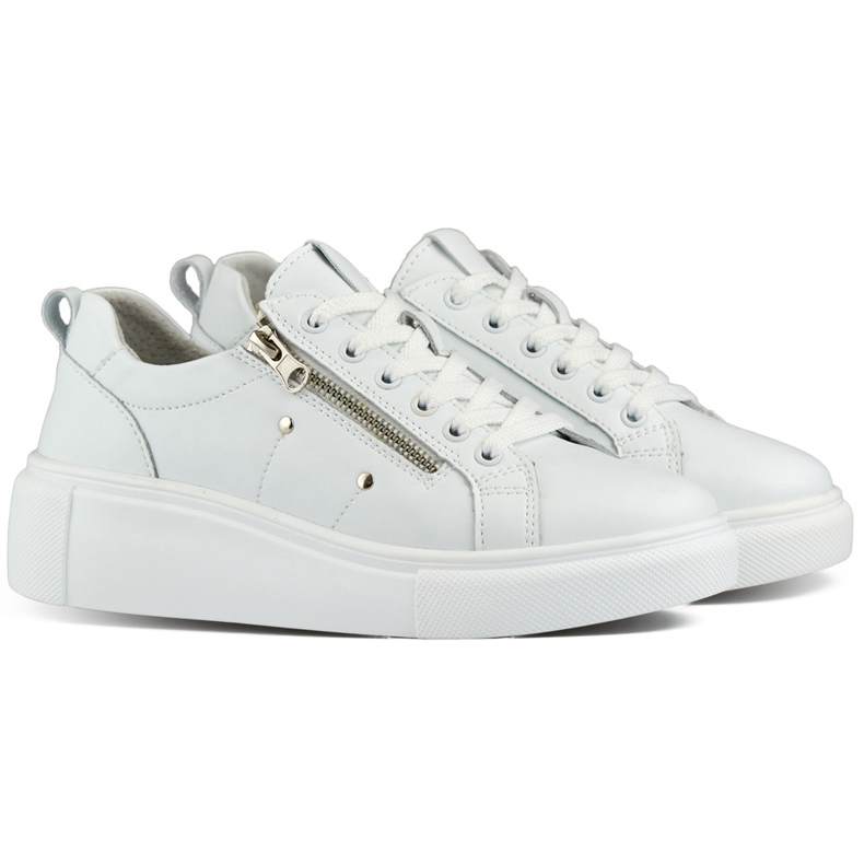 Women's white leather sports shoes
