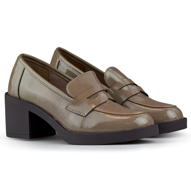 Ladies' patent low-heeled shoes, low-heeled pumps brown