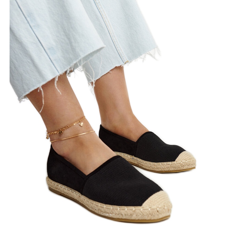 Black shiny espadrilles on the Ming platform