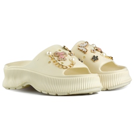 Women's beige rubber flip-flops with decorations