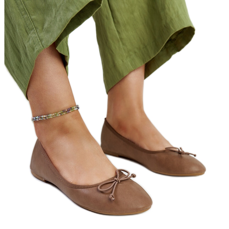 Brown eco-leather ballet flats by Pavla Brown eco-leather ballet flats by Pavla