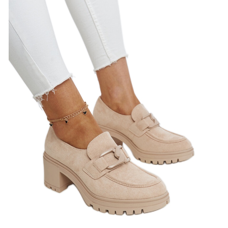 Beige shoes with a leather insert from Vinceza
