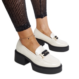 Beige patent high-heeled shoes from Vinceza
