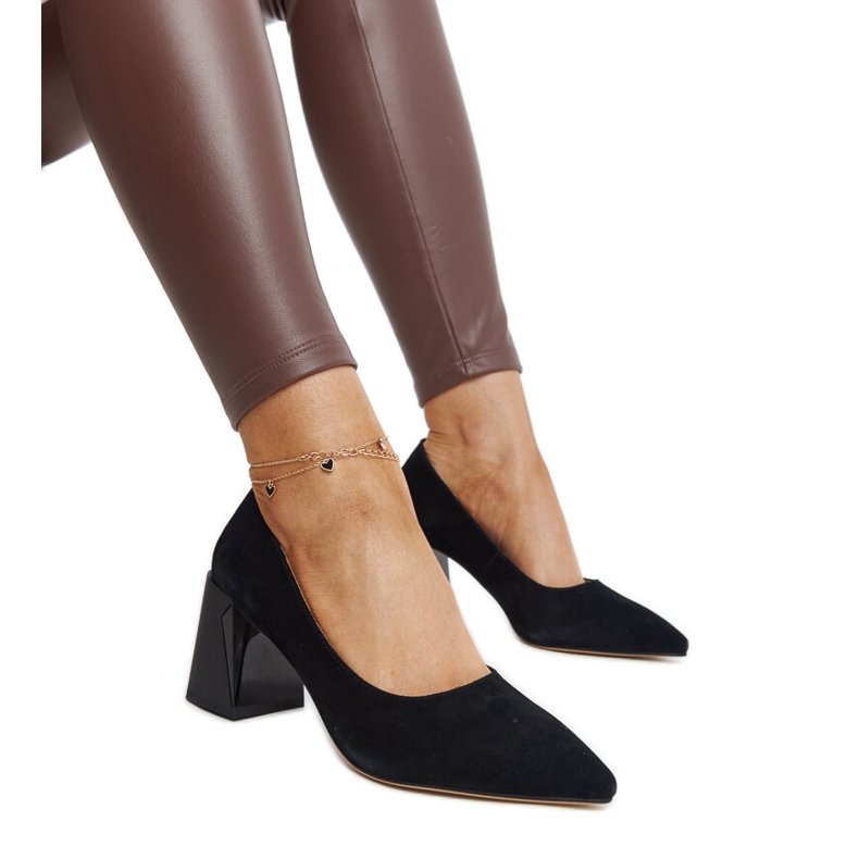 Black leather high-heeled pumps from Vinceza Black leather high-heeled pumps from Vinceza