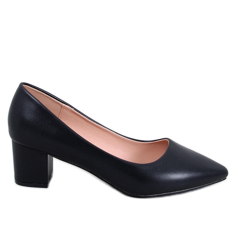 Crafts Black low heel pumps