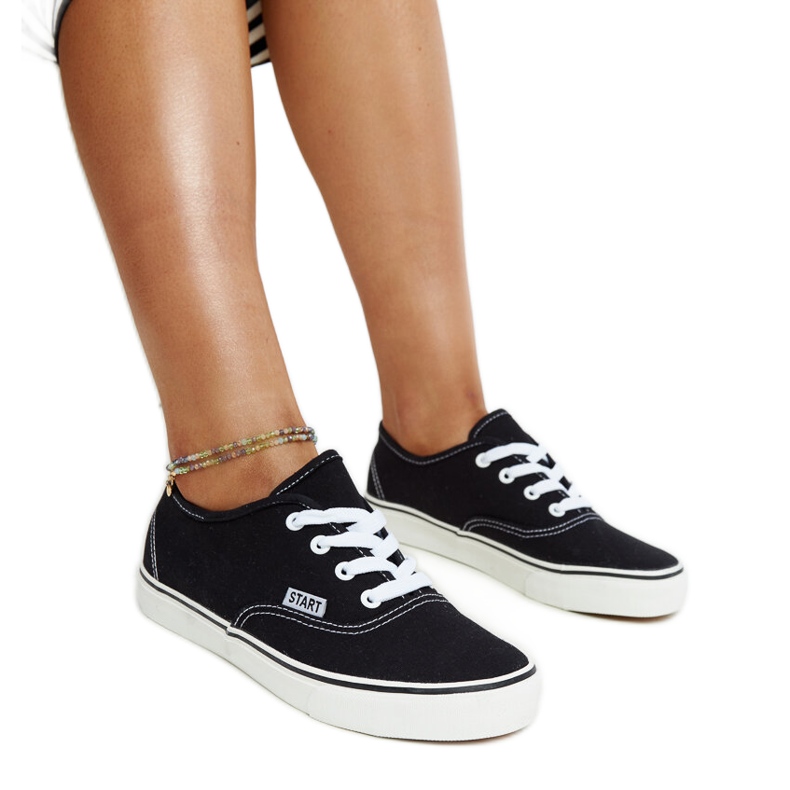 Black classic Erla sneakers