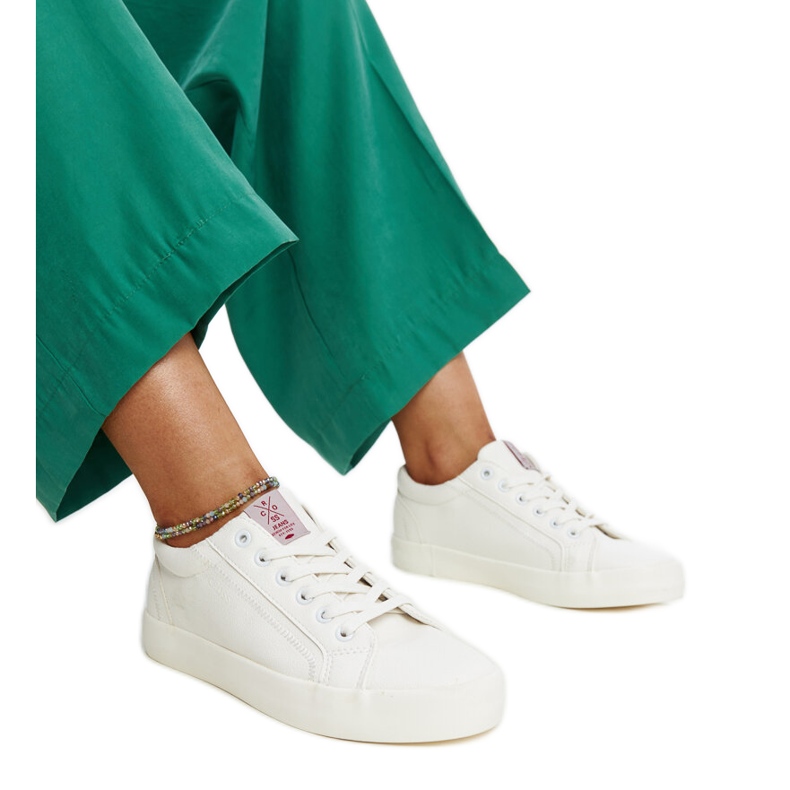 White women's eco-leather Cross Jeans sneakers White women's eco-leather Cross Jeans sneakers