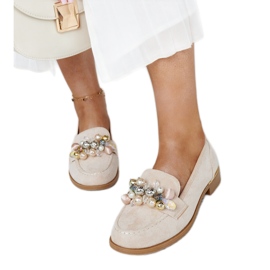Light beige moccasins with Dahera decorations