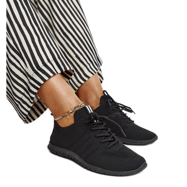 Black Shukornia sports sneakers