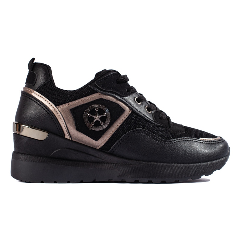 Women's black sports shoes