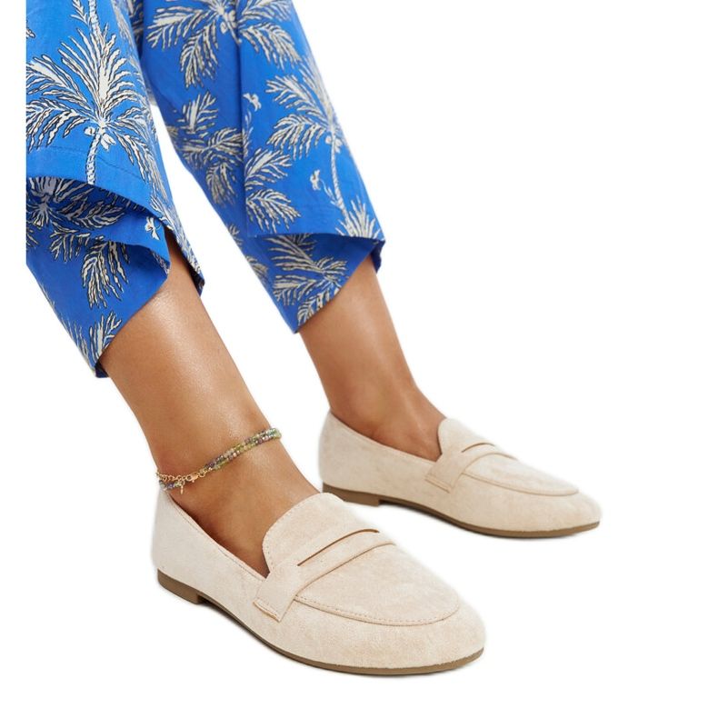Light beige moccasins made of Hennie eco-suede