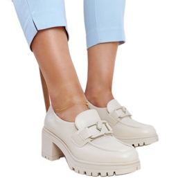 Beige shoes with a leather insert from Vinceza