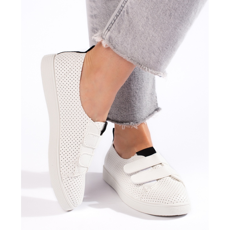 Women's white sneakers with Velcro