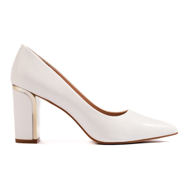 Women's white high-heeled pumps